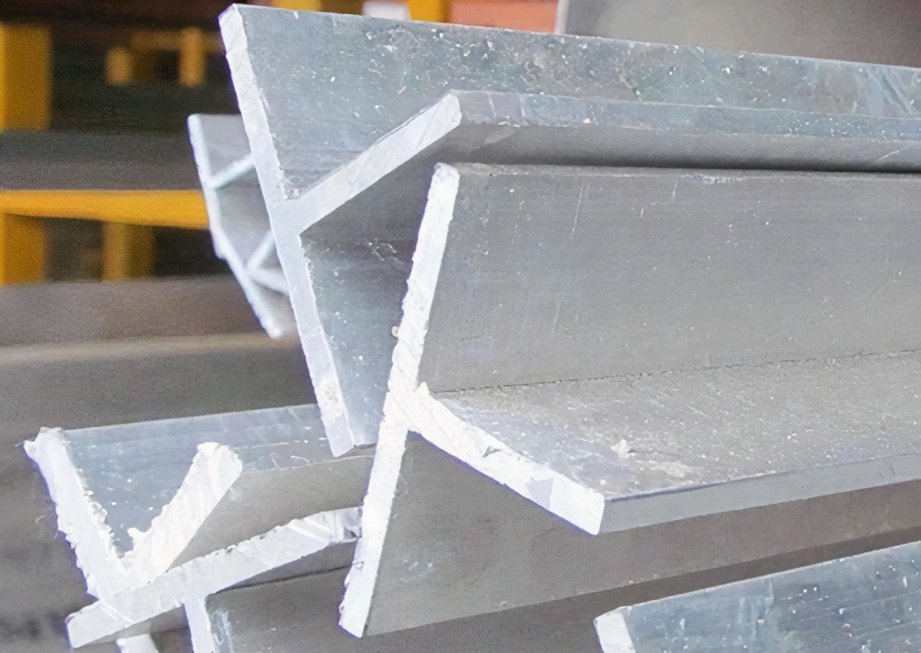 Алюминиевый тавр 10 мм 10 мм 2 мм 1561 ГОСТ 13622-91